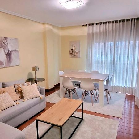 Cozy Yellow Home In Гечо Екстер'єр фото